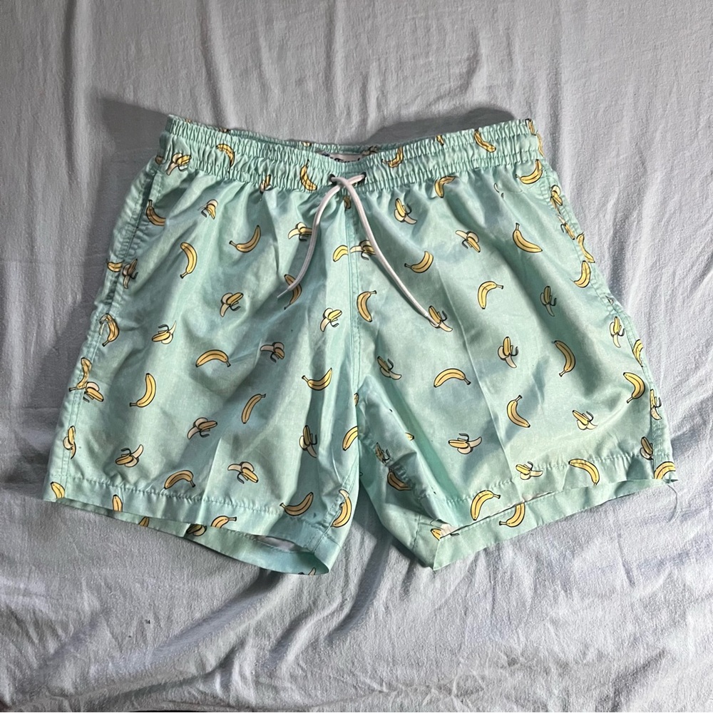 Banana Print Men's Athletic Shorts in Light Blue